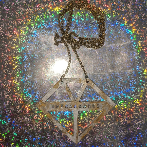 War Torn Unbreakable© Pendant - Picture 2 of 3